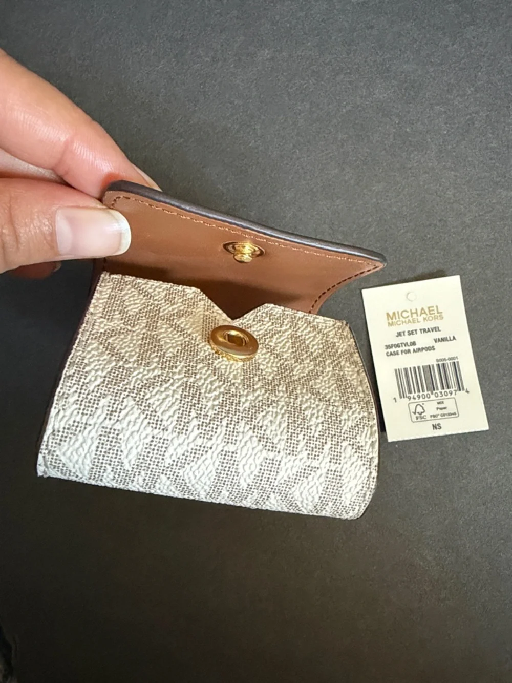 Michael Kors jet set travel Airpod case - Picture 3 of 4